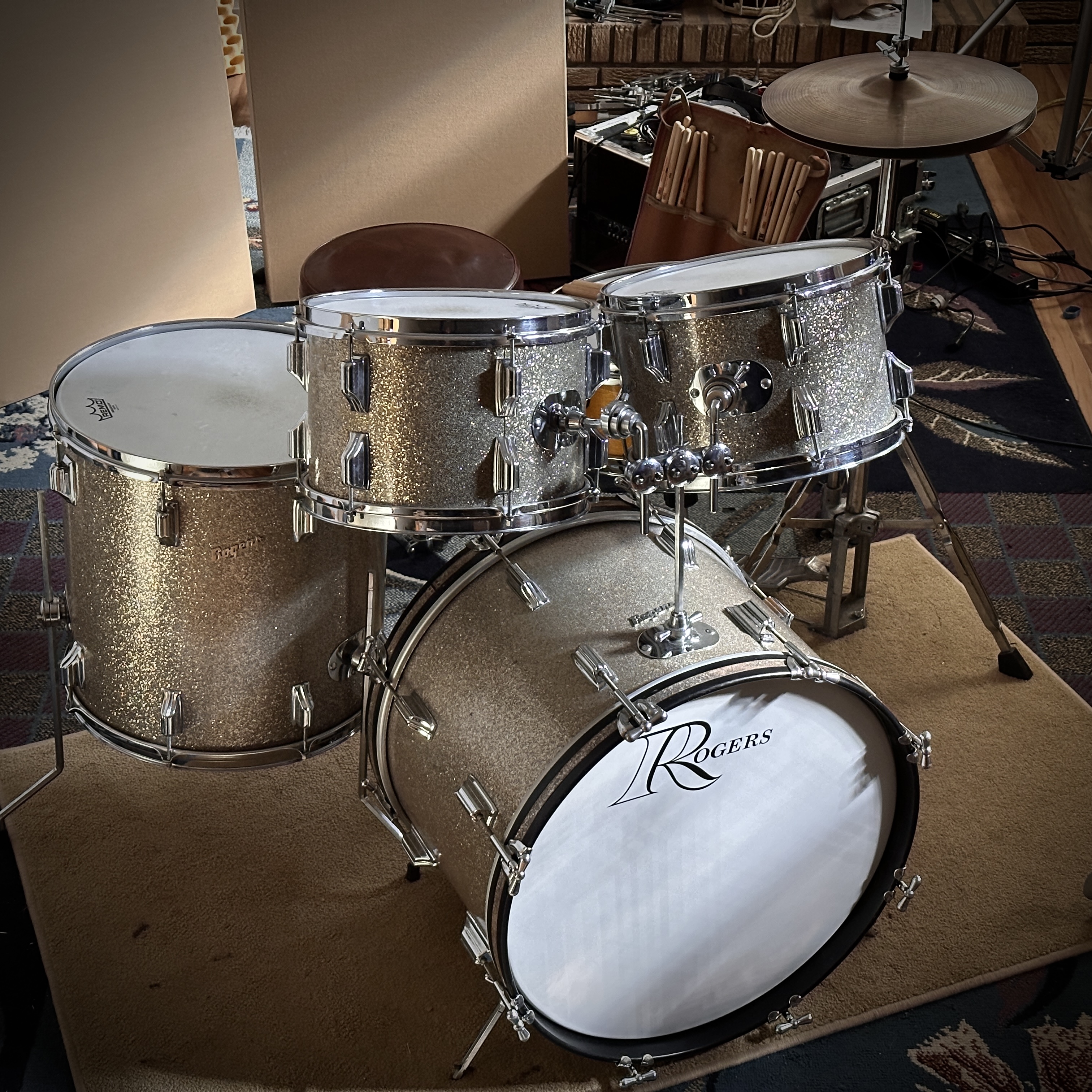 Photo of 1965 Rogers Top Hat in Silver Sparkle