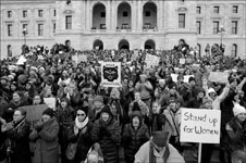 photo of the Minnesota Capitol at the Women's March